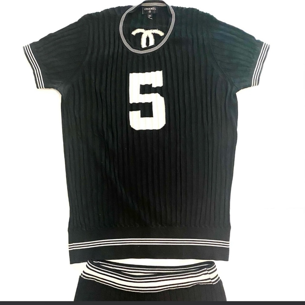 CHANEL  Black & White Number 5